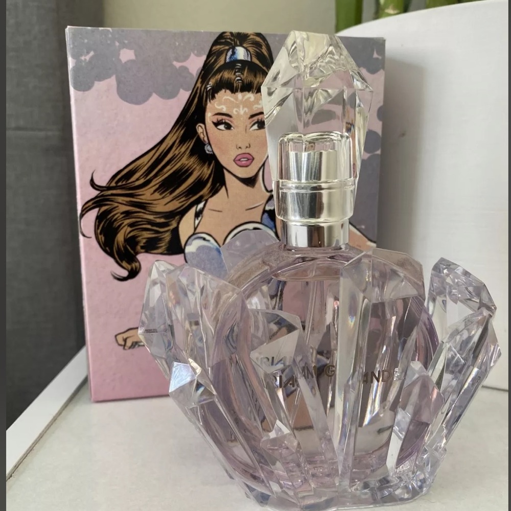 New Ariana Grande R.E.M perfume